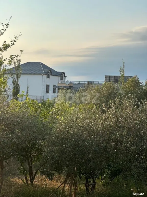 Satılır 5 otaqlı həyət evi 250 m²