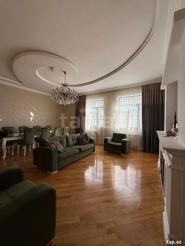 Satılır 10 otaqlı həyət evi 353 m²