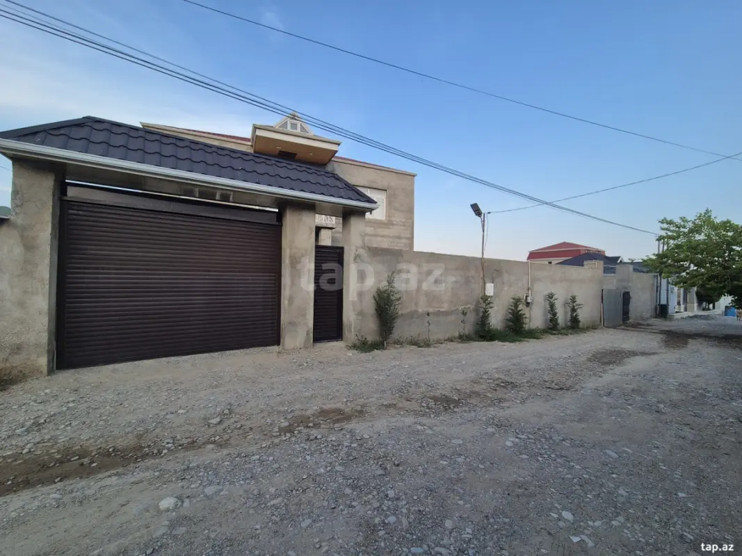 Satılır 6 otaqlı həyət evi 207 m²
