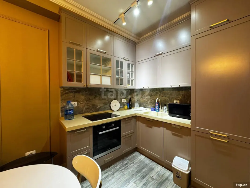 Kirayə verilir 2 otaqlı yeni tikili 65 m²