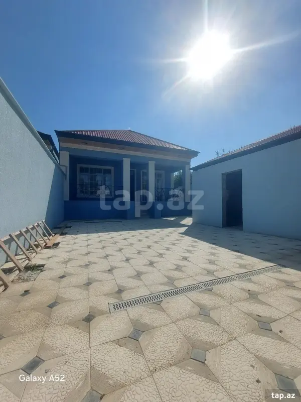 Satılır 3 otaqlı həyət evi 250 m²