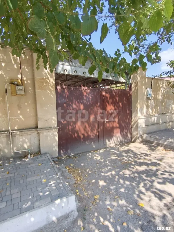 Satılır 4 otaqlı həyət evi 600 m²