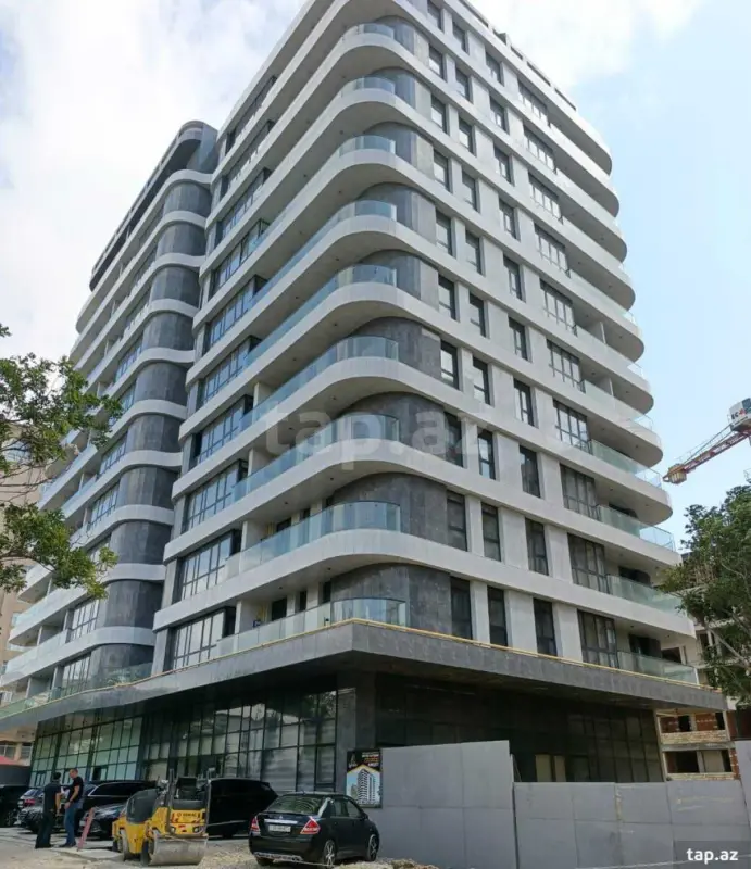 Satılır 4 otaqlı yeni tikili 195 m²