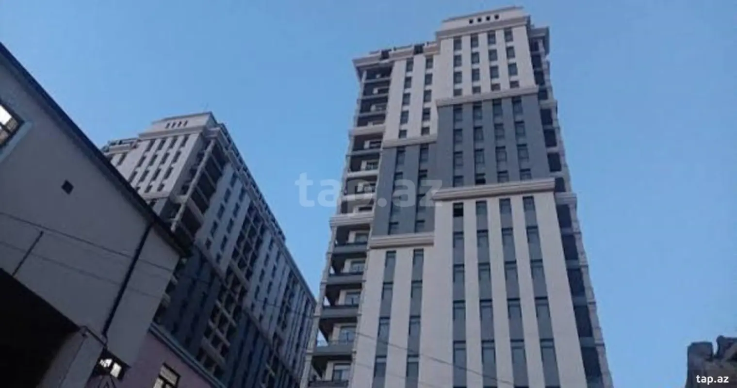 Satılır 3 otaqlı yeni tikili 140 m²