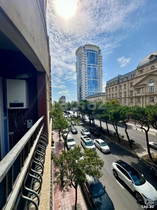 Satılır 4 otaqlı yeni tikili 185 m²