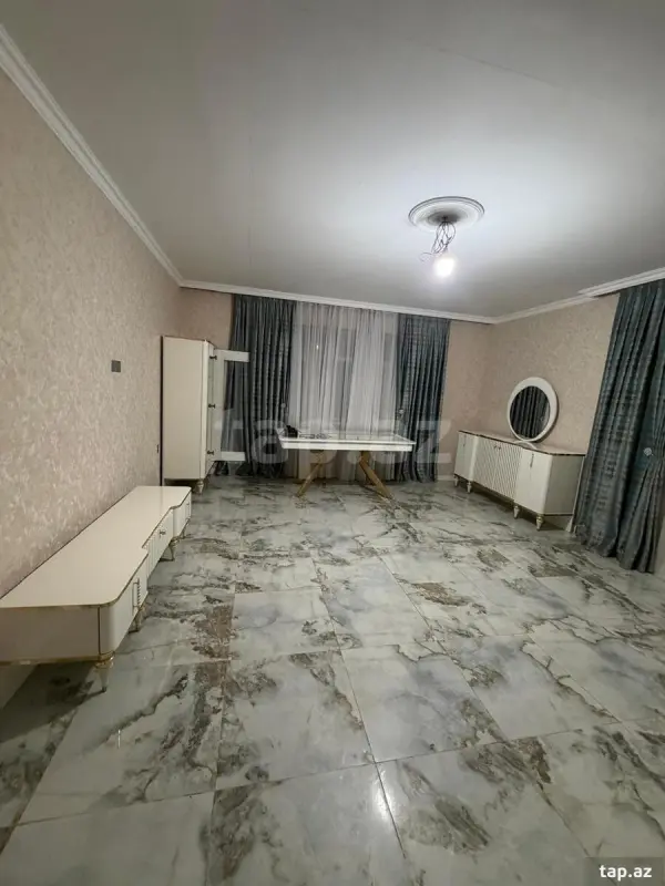 Satılır 4 otaqlı həyət evi 200 m²