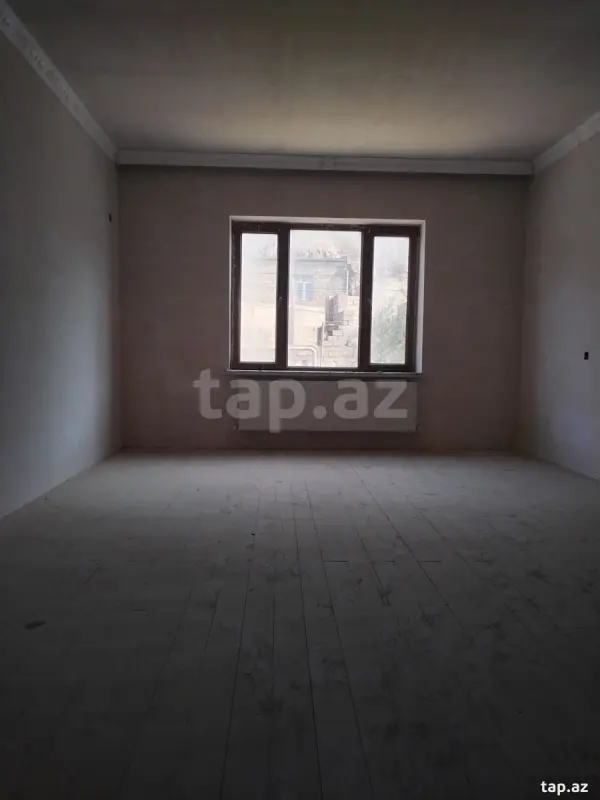 Satılır 10 otaqlı həyət evi 250 m²