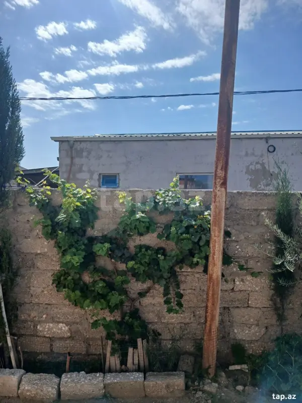 Satılır 4 otaqlı həyət evi 2 m²