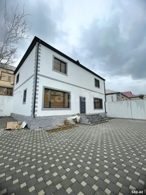 Kirayə verilir 5 otaqlı yeni tikili 300 m²
