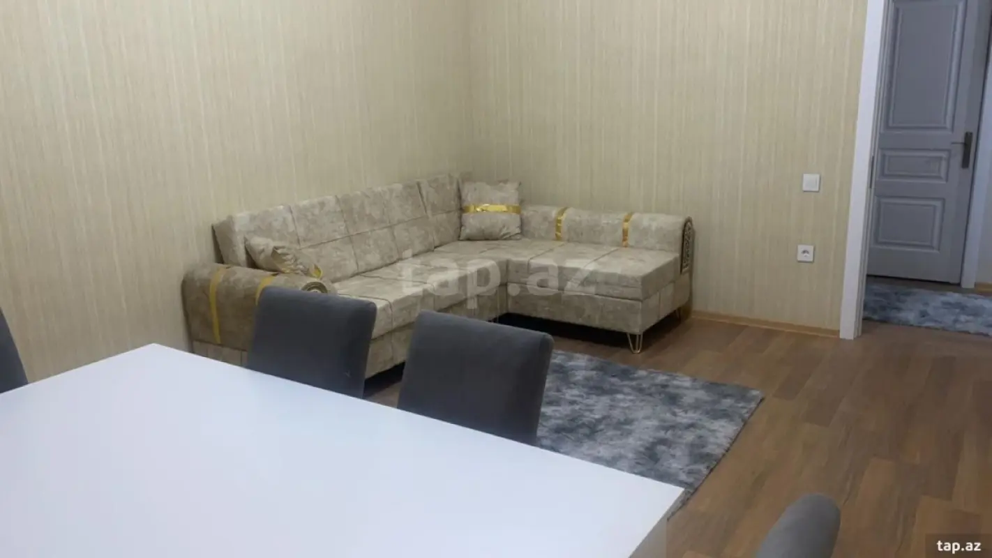 Kirayə verilir 4 otaqlı mənzil 100 m²
