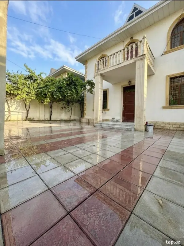Satılır 5 otaqlı həyət evi 250 m²