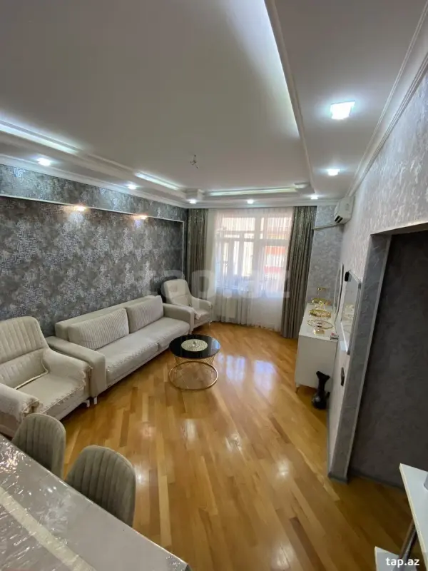 Satılır 3 otaqlı yeni tikili 80 m²