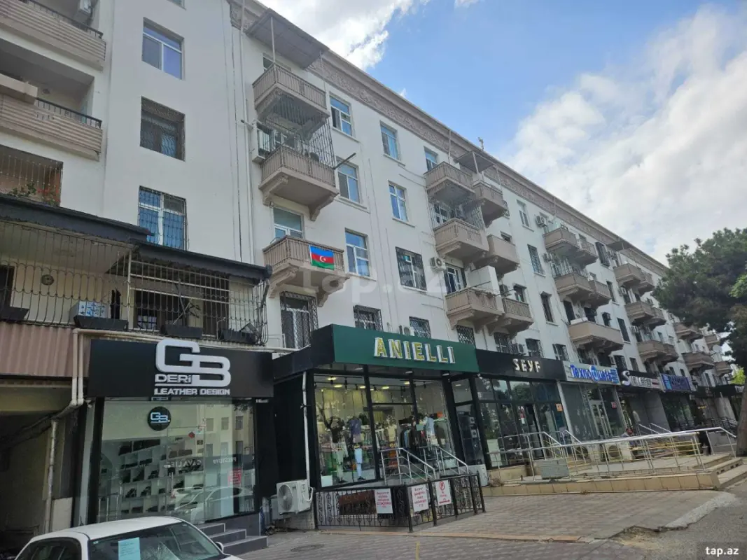 Kirayə verilir 3 otaqlı mənzil 130 m²