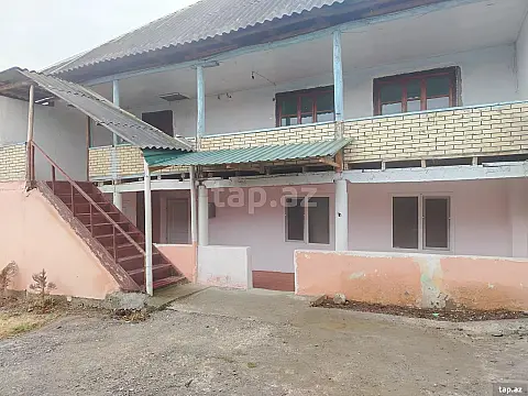 Satılır 4 otaqlı həyət evi 100 m² — Oğuz 4 otaq 100.00 m²