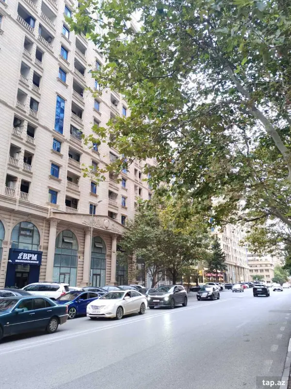 Kirayə verilir 4 otaqlı mənzil 150 m²