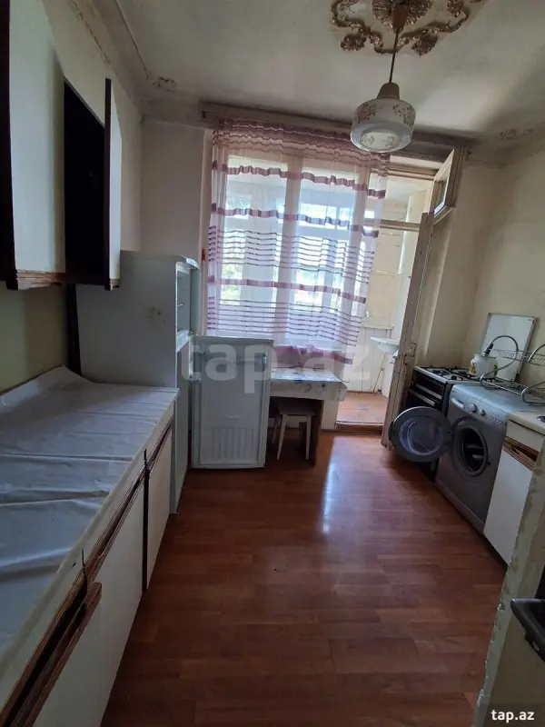 Kirayə verilir 4 otaqlı mənzil 100 m²