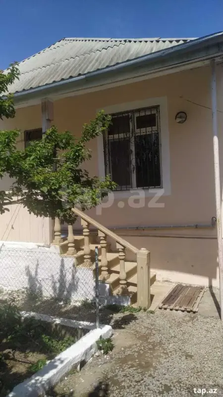 Satılır 4 otaqlı həyət evi 100 m²