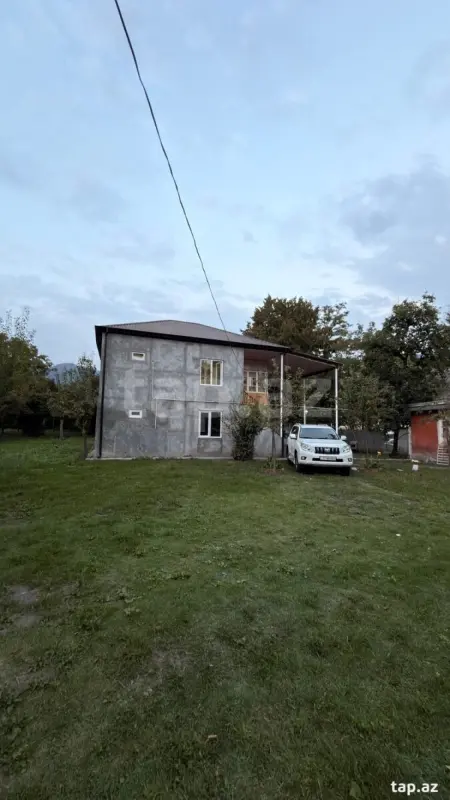 Satılır 6 otaqlı həyət evi 200 m²