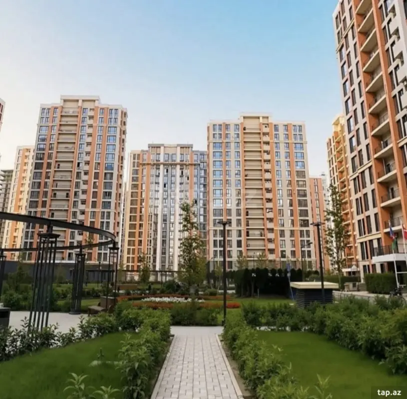 Kirayə verilir 3 otaqlı yeni tikili 85 m²