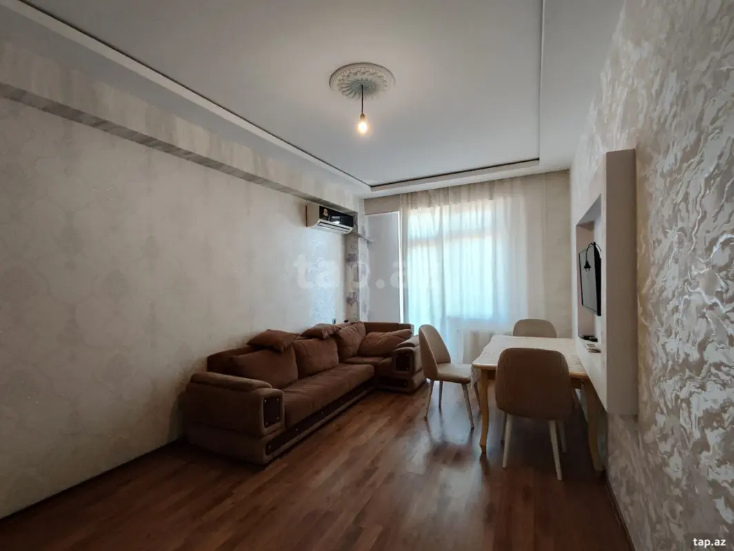 Kirayə verilir 2 otaqlı yeni tikili 72 m²