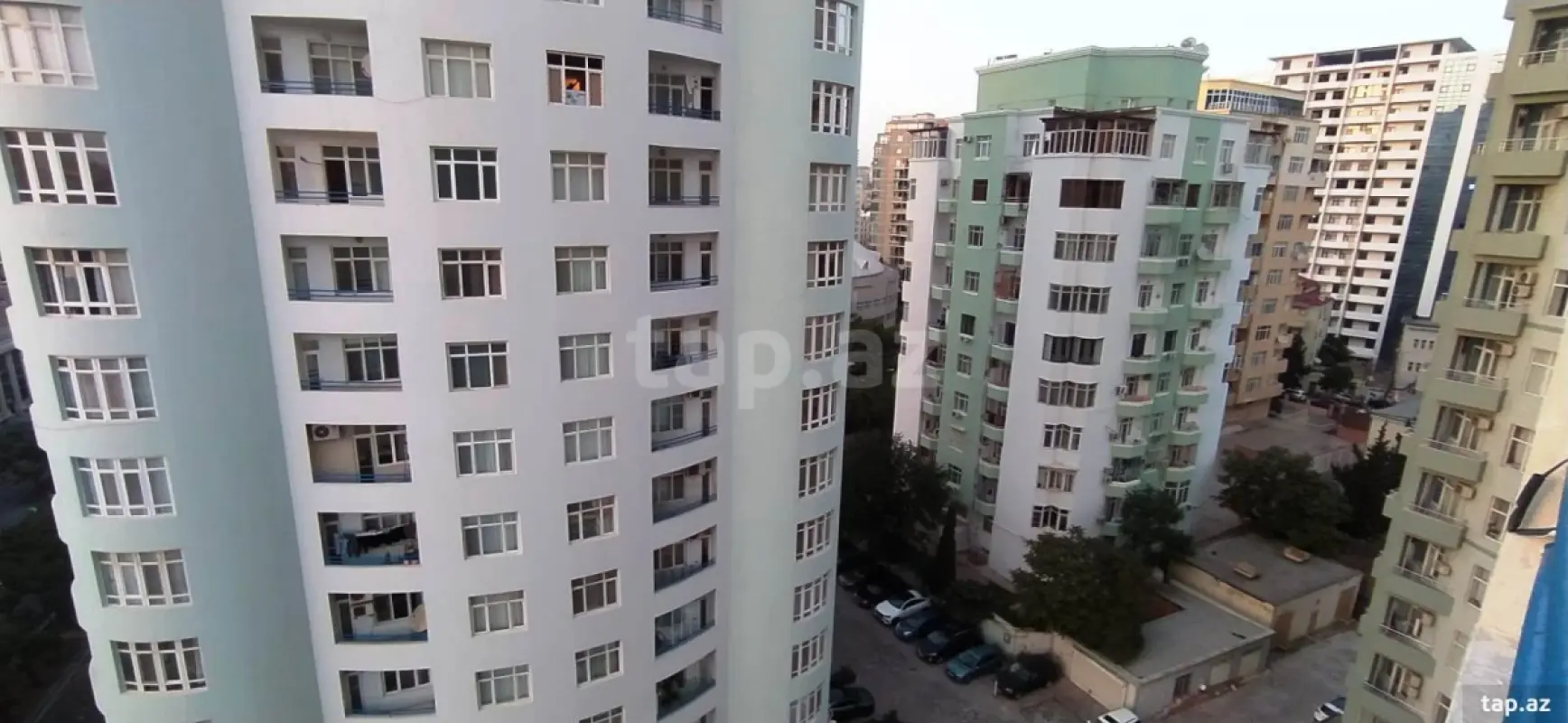 Satılır 4 otaqlı yeni tikili 210 m²