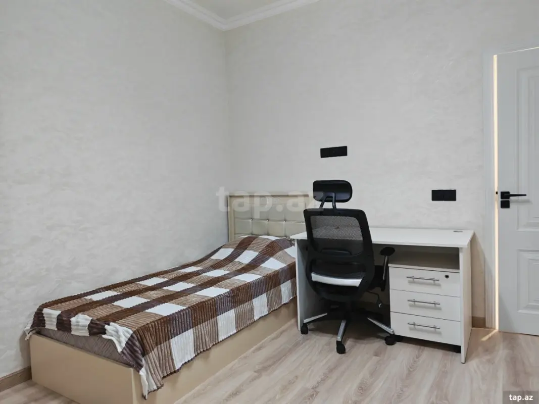 Kirayə verilir 5 otaqlı həyət evi 25 m²