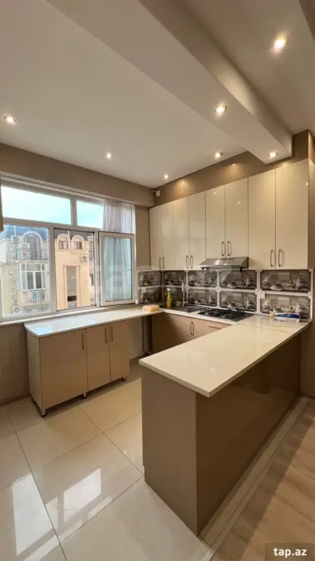 Kirayə verilir 2 otaqlı yeni tikili 58 m²
