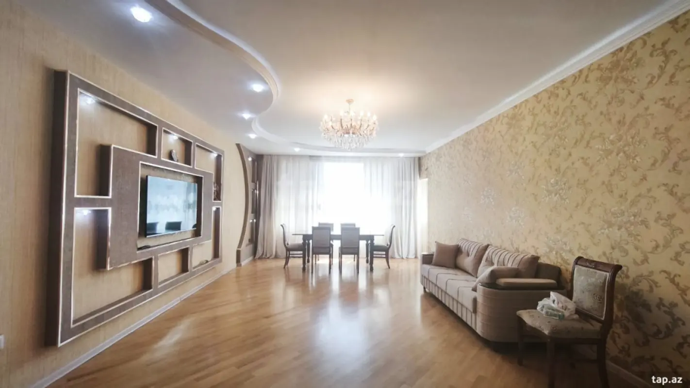 Kirayə verilir 3 otaqlı yeni tikili 180 m²