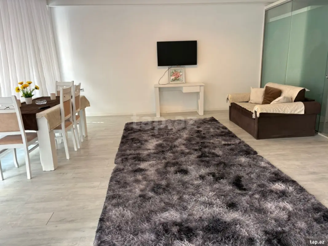 Kirayə verilir 2 otaqlı yeni tikili 55 m²