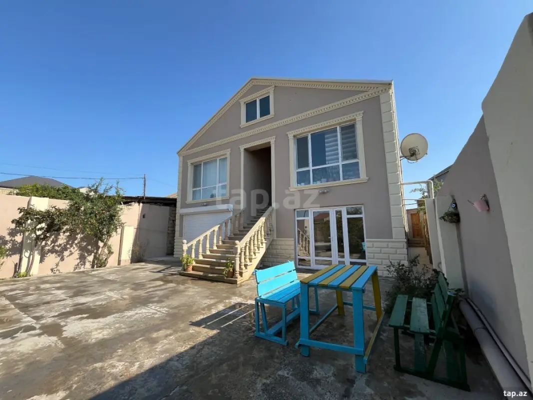 Satılır 4 otaqlı həyət evi 135 m²