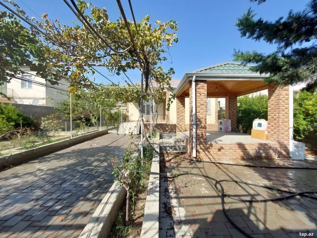 Satılır 3 otaqlı həyət evi 500 m²