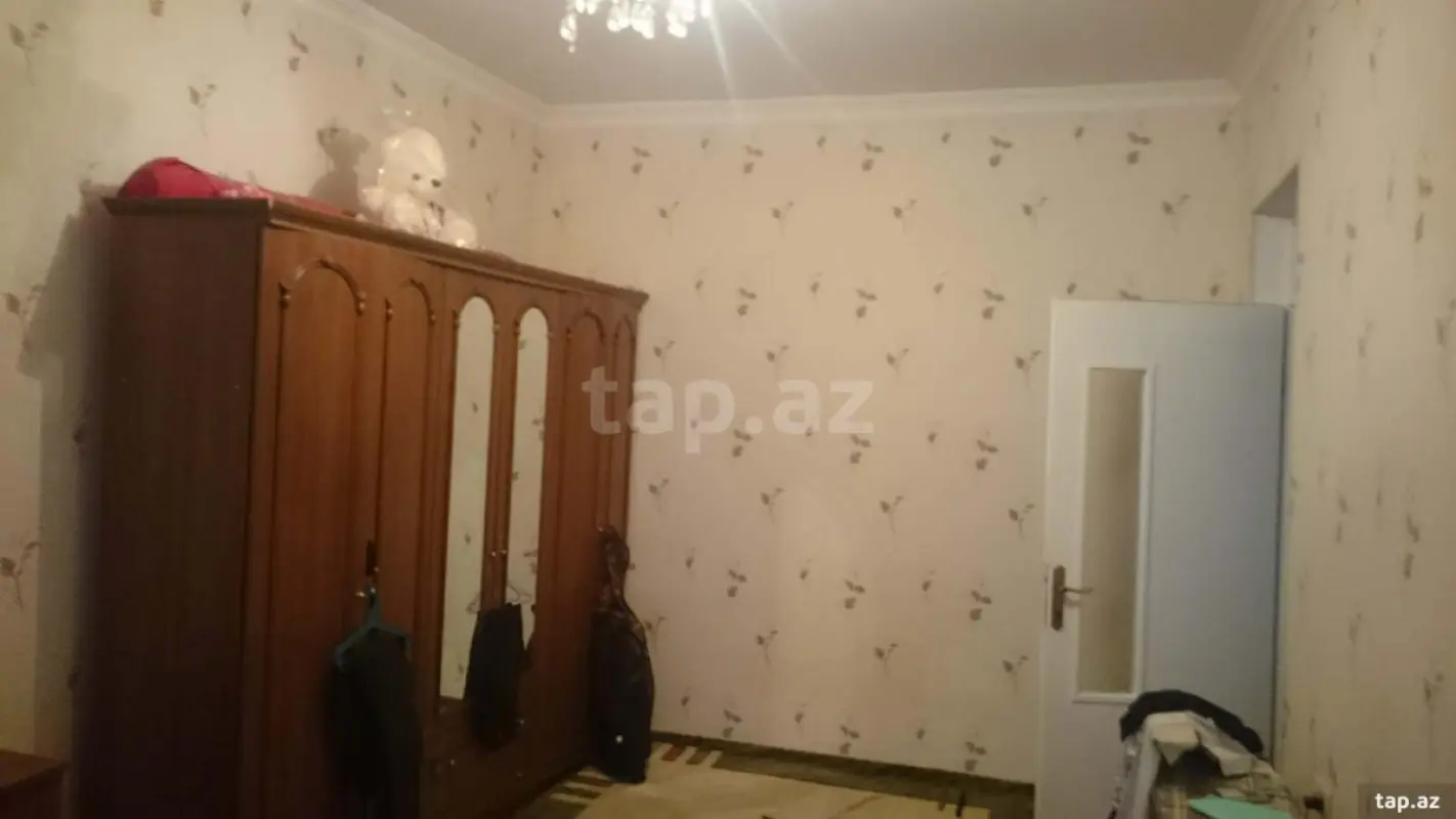 Satılır 6 otaqlı həyət evi 240 m²