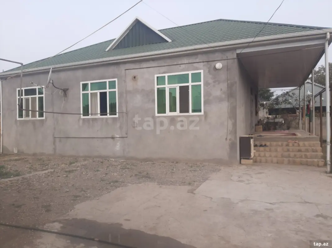 Satılır 4 otaqlı həyət evi 132 m²