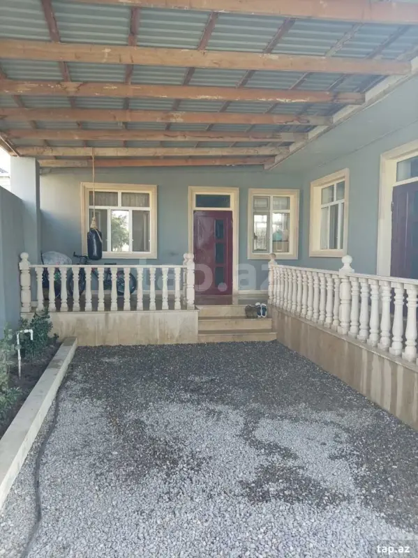 Satılır 4 otaqlı həyət evi 140 m²