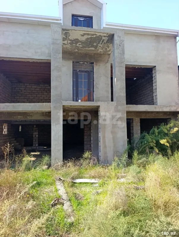 Satılır 6 otaqlı həyət evi 200 m²