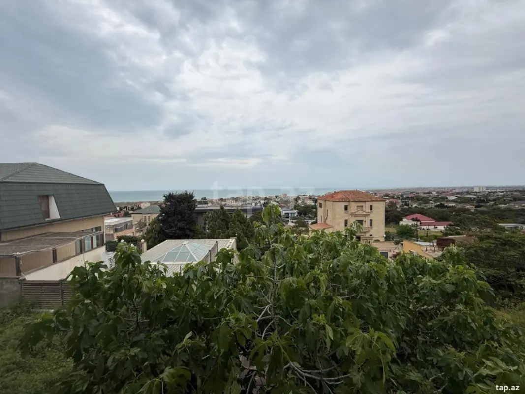 Satılır 5 otaqlı həyət evi 265 m²