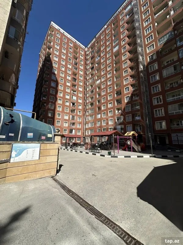 Satılır 3 otaqlı yeni tikili 80 m²