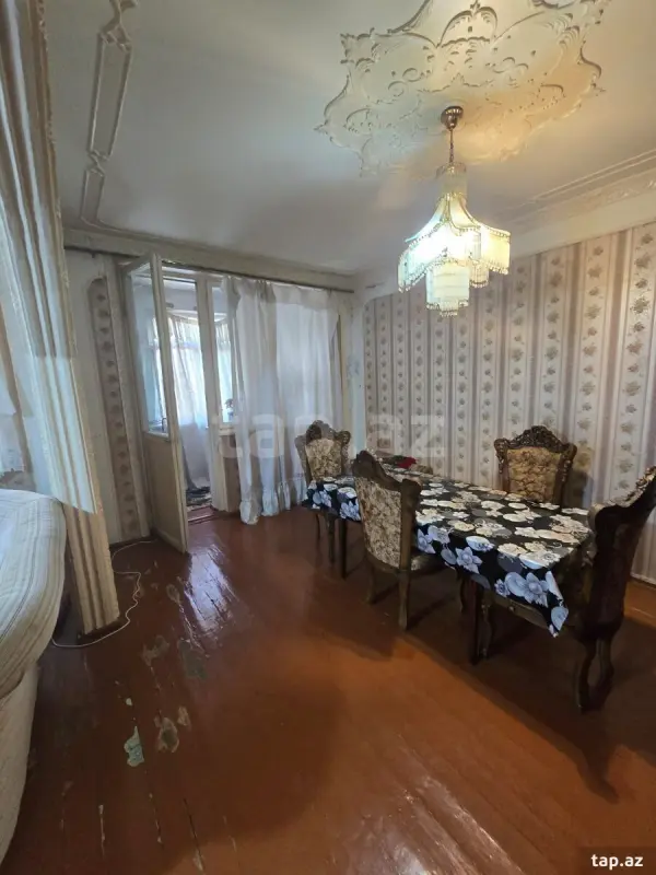 Satılır 5 otaqlı mənzil 100 m²