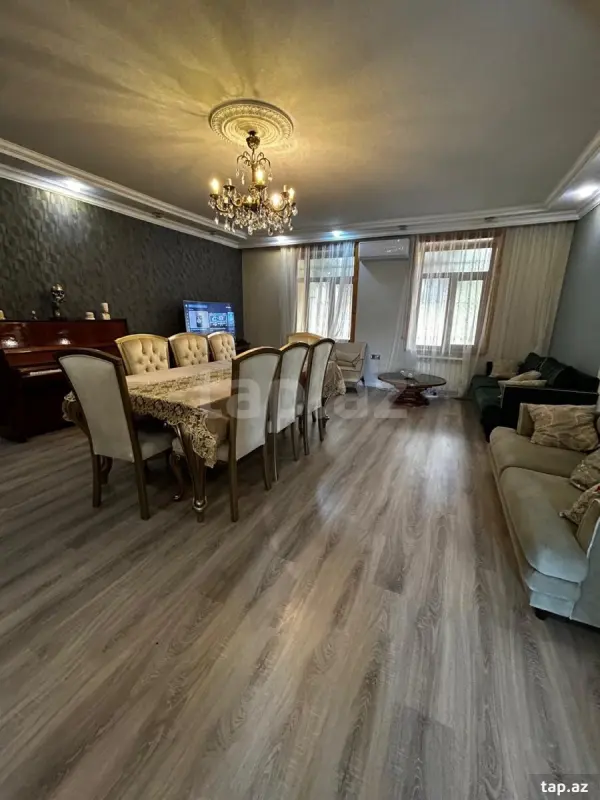 Satılır 4 otaqlı həyət evi 240 m²