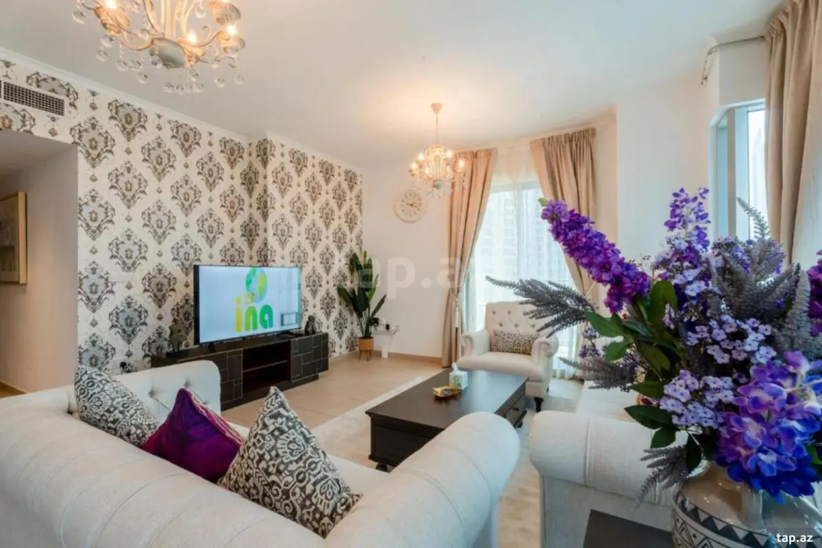 Kirayə verilir 3 otaqlı yeni tikili 130 m²
