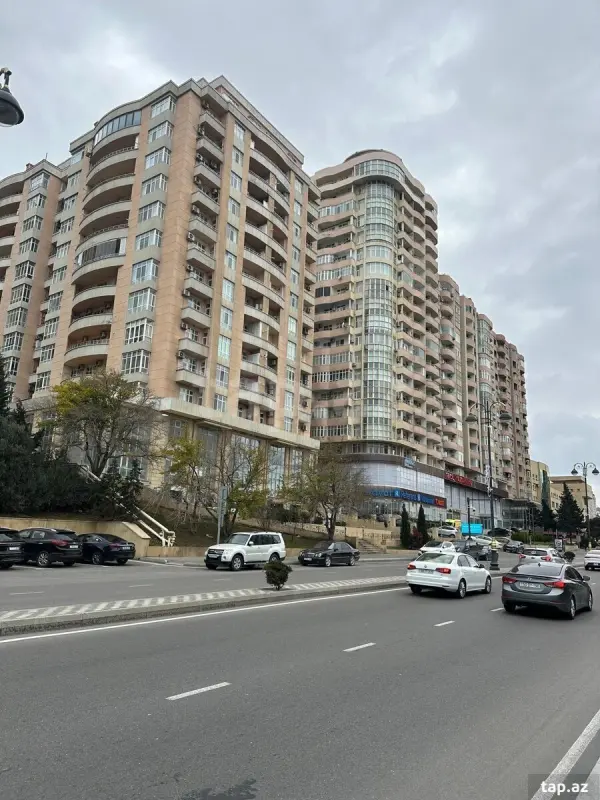 Satılır 4 otaqlı yeni tikili 171 m²