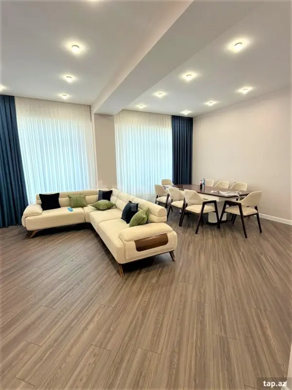 Kirayə verilir 3 otaqlı yeni tikili 160 m²