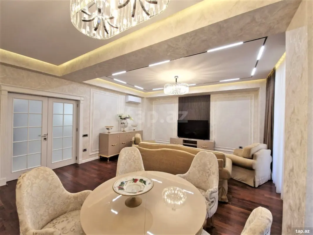 Kirayə verilir 5 otaqlı yeni tikili 230 m²