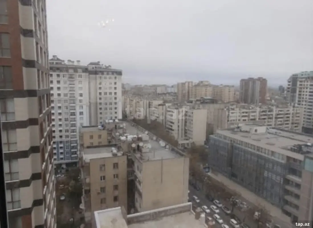 Kirayə verilir 3 otaqlı yeni tikili 130 m²