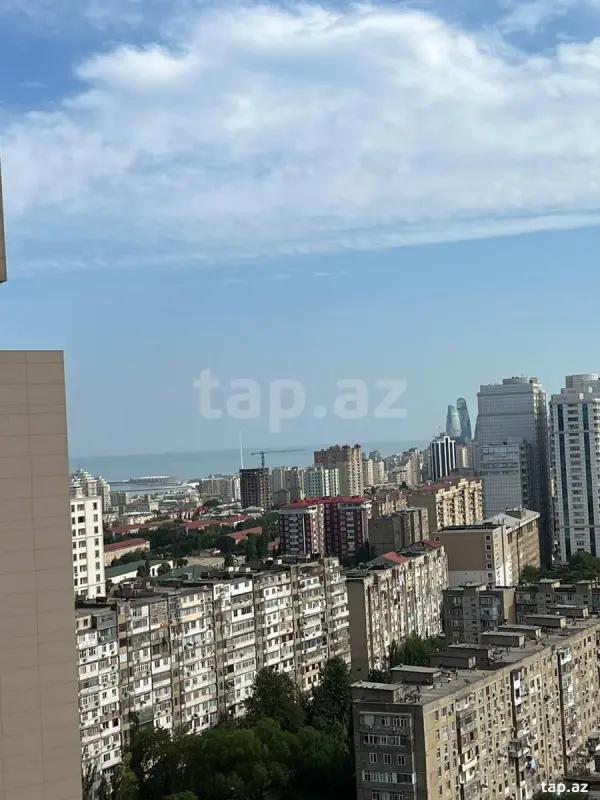 Kirayə verilir 3 otaqlı yeni tikili 150 m²