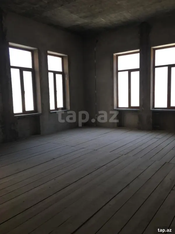 Satılır 20 otaqlı həyət evi 4868.6 m²