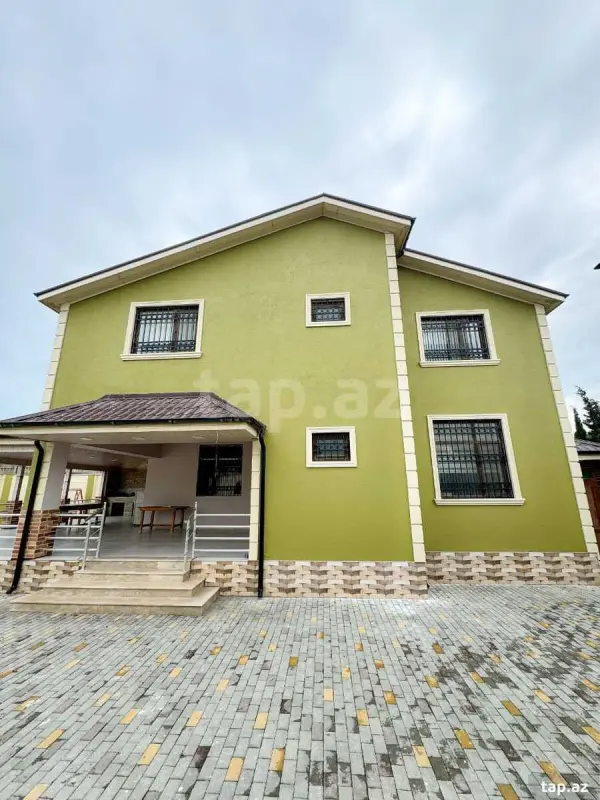 Satılır 7 otaqlı həyət evi 250 m²