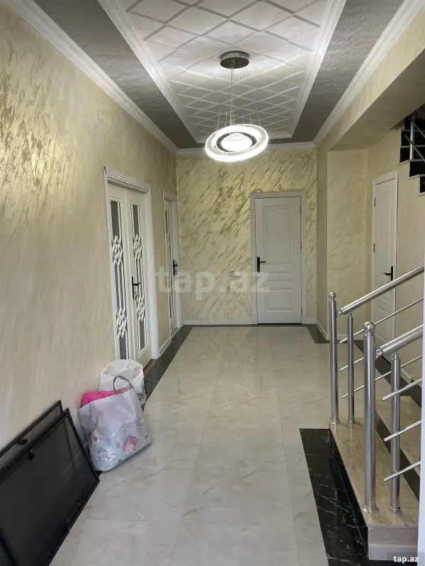 Kirayə verilir 4 otaqlı həyət evi 200 m²