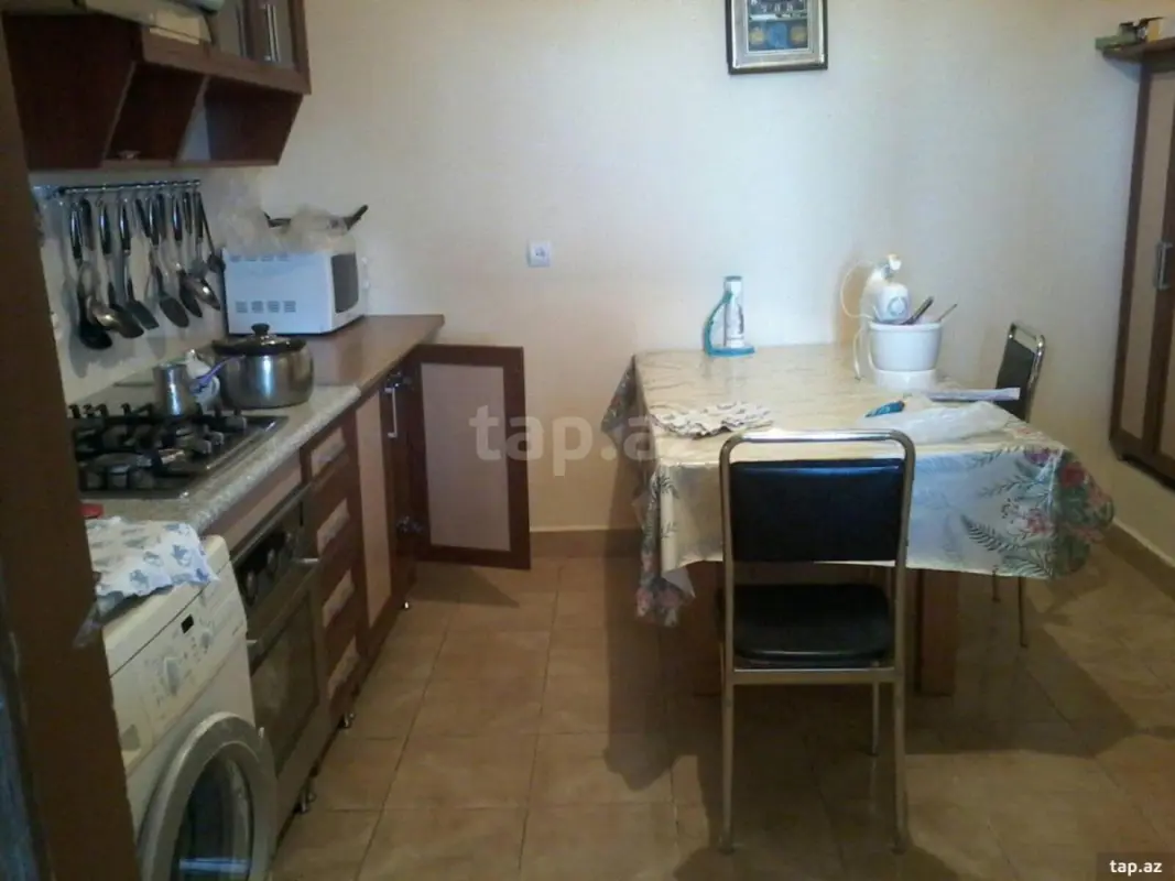 Satılır 6 otaqlı mənzil 310 m²
