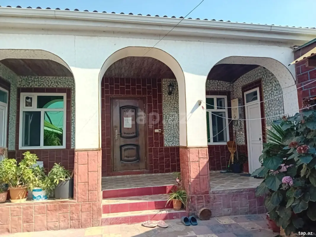 Satılır 3 otaqlı həyət evi 120 m²